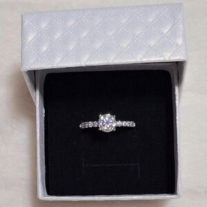 Lily Mozzi Moissanite Ring Size 7 NWT